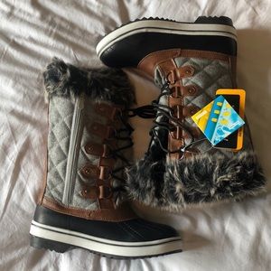 Women’s snow boots